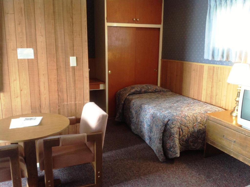 Bridgeport Inn